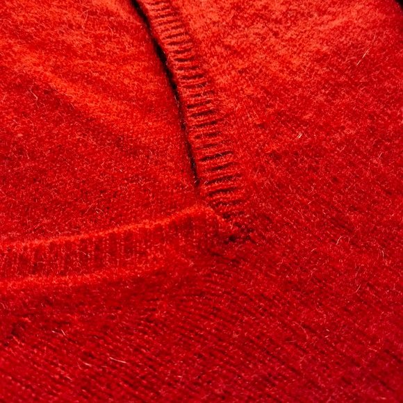 100 percent cashmere deep red Vneck size L - Picture 1 of 5